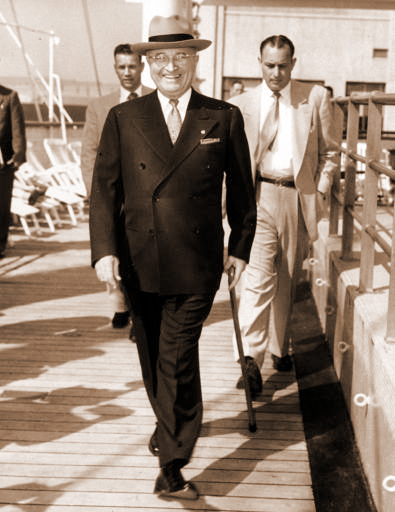 Ghosts-of-Scary-DC-Blog-23a-truman-walking-uss-williamsburg-photo-1